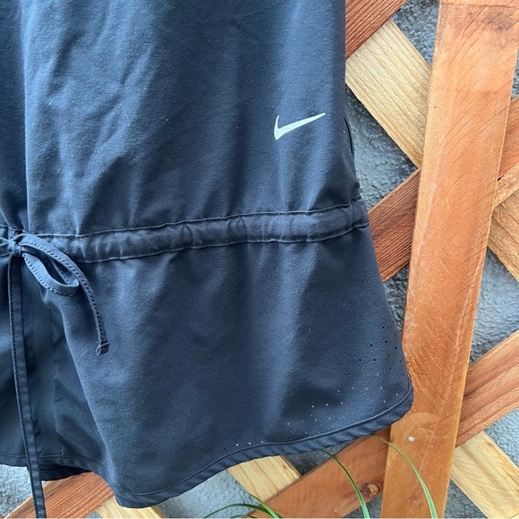 Nike Dri-Fit workout Top - Picture 7 of 9